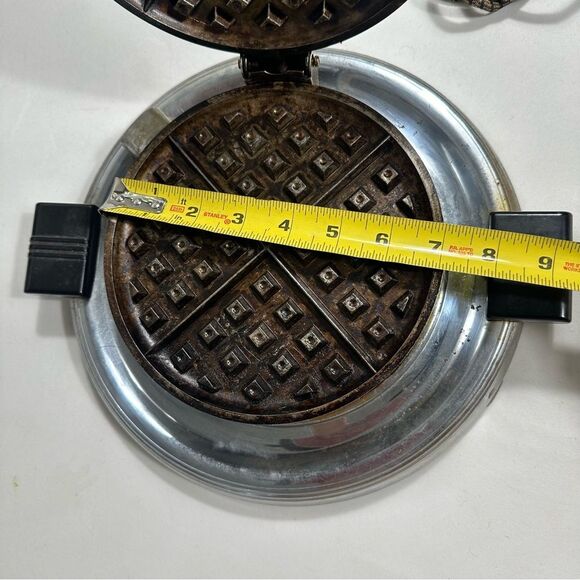 Vintage GENERAL ELECTRIC Waffle Maker 119YI97 Art Deco Made In USA Tested - Picture 9 of 15